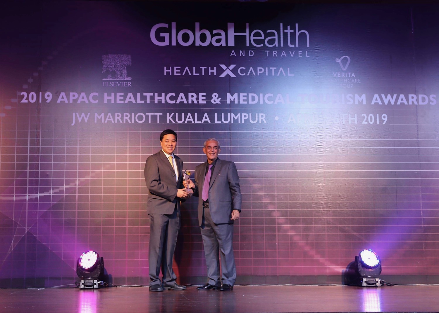 OMNI Hospitals Group Menerima Penghargaan Orthopaedic Service Provider of the Year Awards 2019